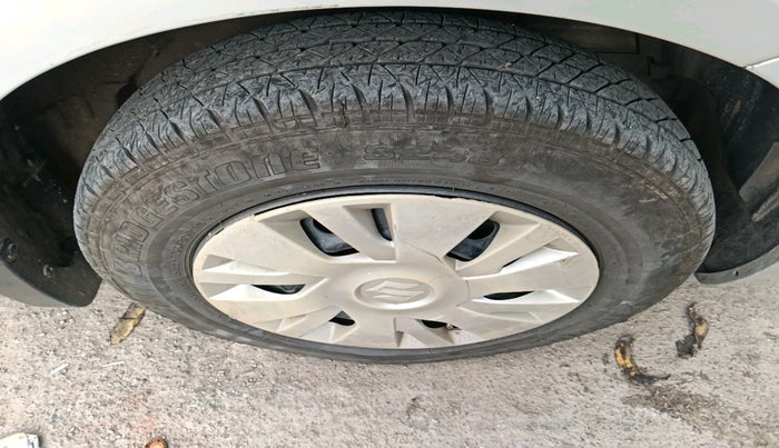 2011 Maruti Swift VDI, Diesel, Manual, 1,91,299 km, tyre