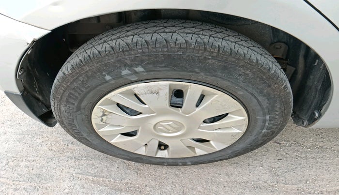 2011 Maruti Swift VDI, Diesel, Manual, 1,91,299 km, tyre