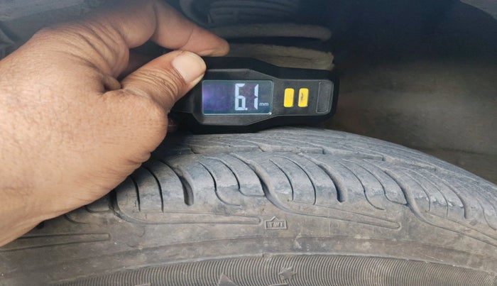 2015 Maruti Swift Dzire VXI, Petrol, Manual, 57,491 km, tyre