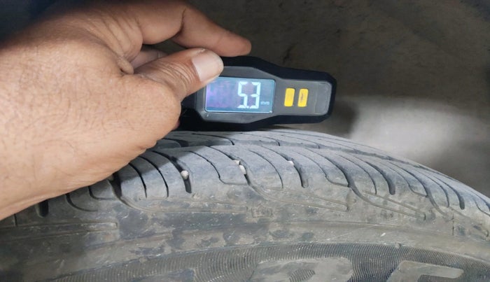 2015 Maruti Swift Dzire VXI, Petrol, Manual, 57,491 km, tyre