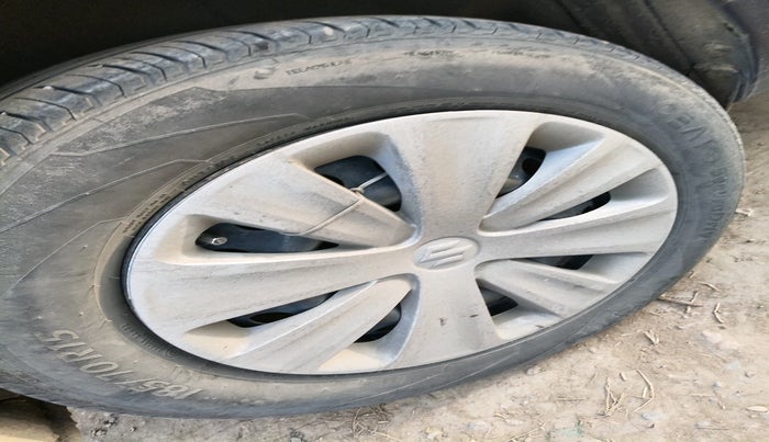 2020 Maruti Ertiga VXI CNG, Petrol, Manual, 97,582 km, tyre