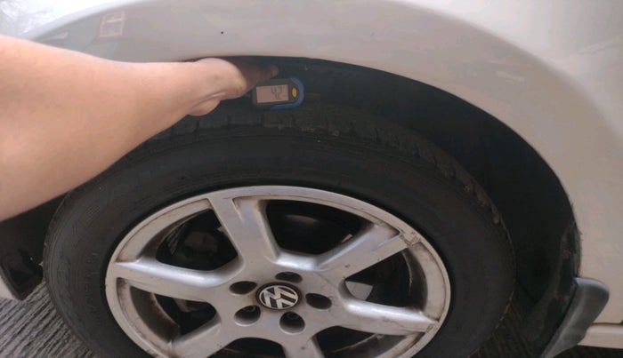 2013 Volkswagen Vento HIGHLINE 1.6 MPI, Petrol, Manual, 1,05,251 km, tyre