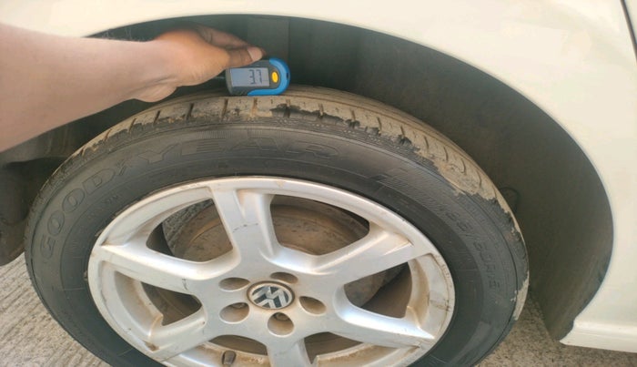 2013 Volkswagen Vento HIGHLINE 1.6 MPI, Petrol, Manual, 1,05,251 km, tyre