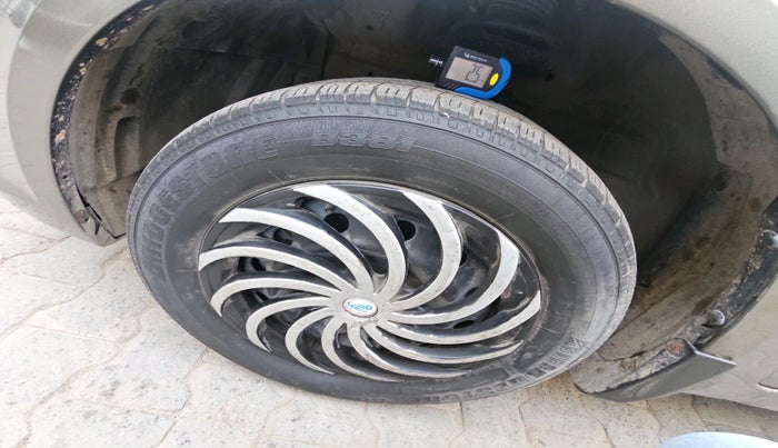 2016 Maruti Swift Dzire VXI, Petrol, Manual, 75,510 km, tyre