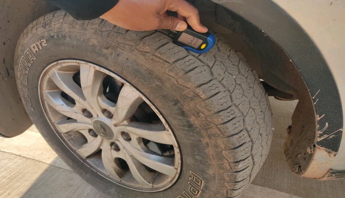 2018 Mahindra XUV500 W9 AT, Diesel, Automatic, 1,16,440 km, tyre