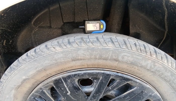 2019 Maruti Swift LXI, Petrol, Manual, 72,828 km, tyre