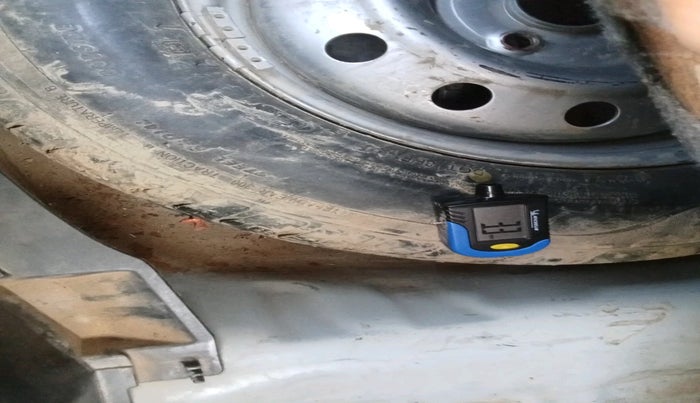 2019 Maruti Swift LXI, Petrol, Manual, 72,828 km, tyre