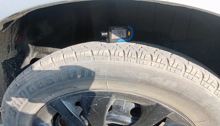 2019 Maruti Swift LXI, Petrol, Manual, 72,828 km, tyre