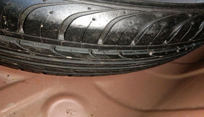 2011 Hyundai i20 MAGNA 1.2, Petrol, Manual, 57,335 km, tyre