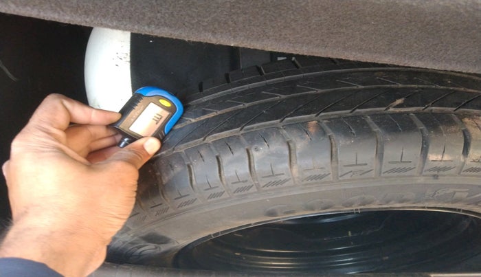 2011 Hyundai i20 SPORTZ 1.2, Petrol, Manual, 1,10,509 km, tyre