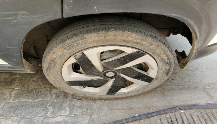 2021 Nissan MAGNITE XL, Petrol, Manual, 53,976 km, tyre