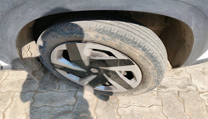 2021 Nissan MAGNITE XL, Petrol, Manual, 53,976 km, tyre