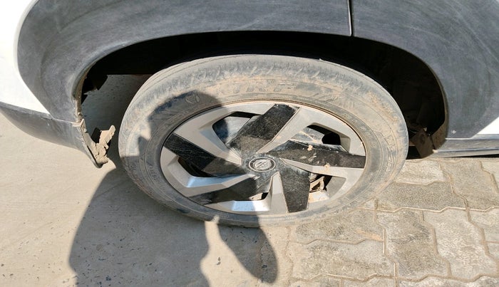 2021 Nissan MAGNITE XL, Petrol, Manual, 53,976 km, tyre