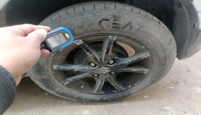 2017 Maruti Swift LXI (O), Petrol, Manual, 90,452 km, tyre