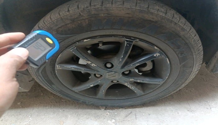 2017 Maruti Swift LXI (O), Petrol, Manual, 90,452 km, tyre