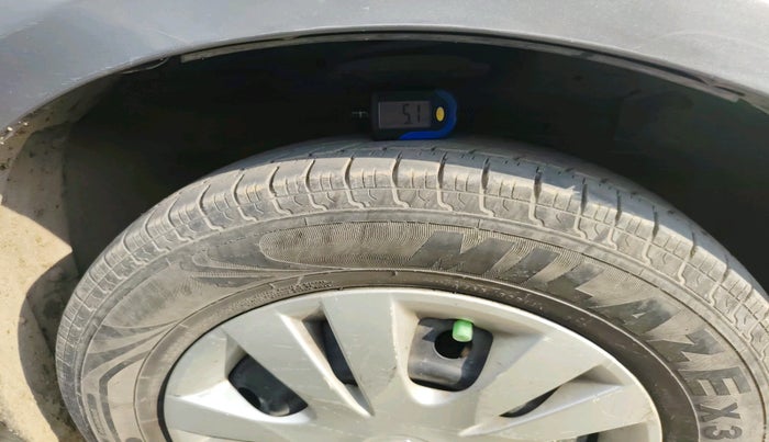 2013 Maruti Swift Dzire VXI, Petrol, Manual, 71,930 km, tyre