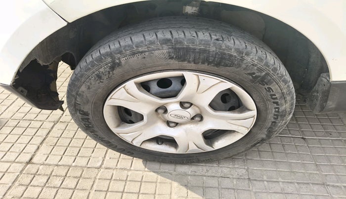 2017 Ford Ecosport TREND 1.5L DIESEL, Diesel, Manual, 1,75,058 km, tyre