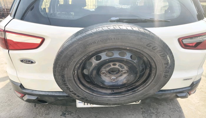 2017 Ford Ecosport TREND 1.5L DIESEL, Diesel, Manual, 1,75,058 km, tyre