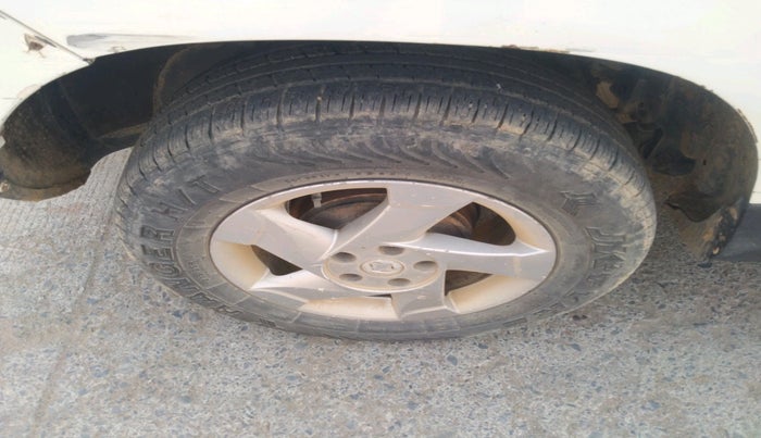 2015 Renault Duster 110 PS RXL DIESEL, Diesel, Manual, 1,36,226 km, tyre