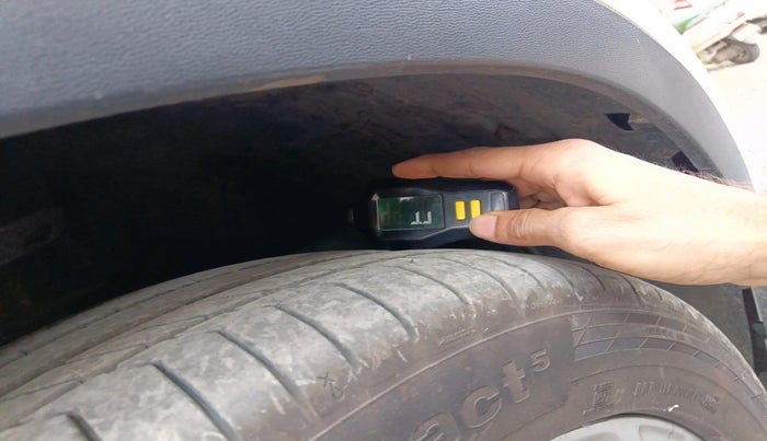 2017 Mercedes Benz GLA Class 200 CDI SPORT, Diesel, Automatic, 1,25,147 km, tyre