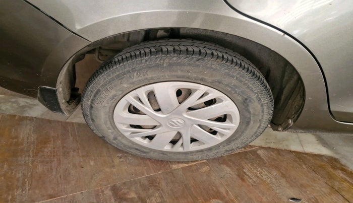 2015 Maruti Swift Dzire VXI, Petrol, Manual, 47,430 km, tyre