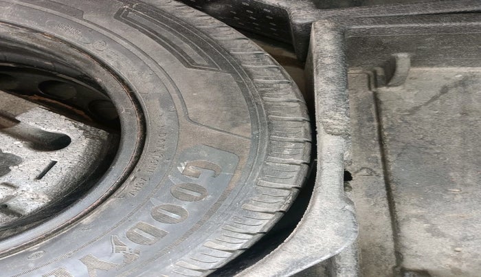 2012 Skoda Yeti AMBIENTE, Diesel, Manual, 1,41,195 km, tyre