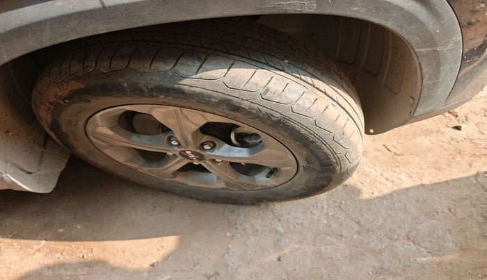 2024 KIA SELTOS  HTK PLUS 1.5 PETROL MT, Petrol, Manual, 23,482 km, tyre