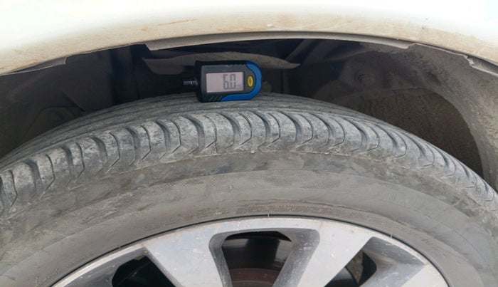 2012 Renault Koleos 4x4 AT, Diesel, Automatic, 1,98,452 km, tyre