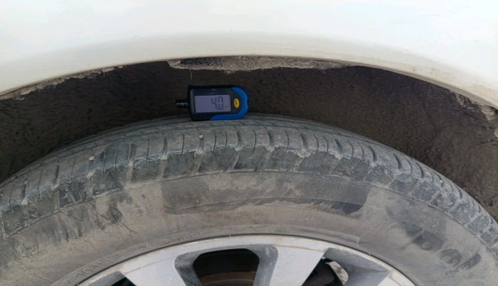 2012 Renault Koleos 4x4 AT, Diesel, Automatic, 1,98,452 km, tyre