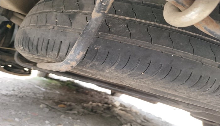 2015 Maruti Ertiga ZDI, Diesel, Manual, 1,66,983 km, tyre