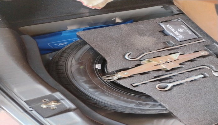 2017 Honda Jazz 1.2L I-VTEC SV, Petrol, Manual, 31,138 km, tyre