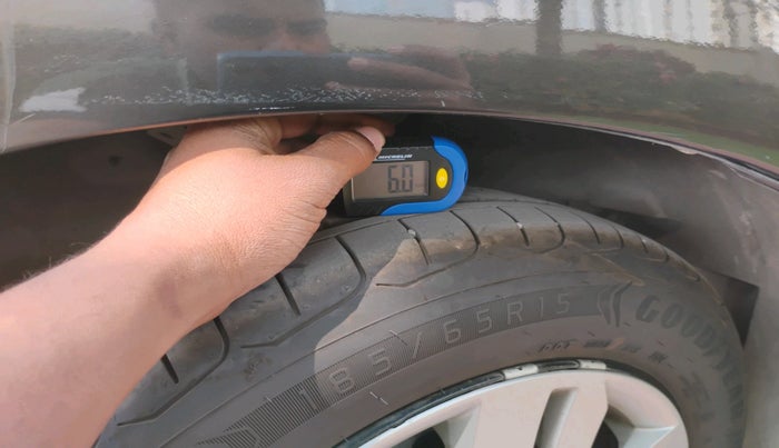 2017 Honda Jazz 1.2L I-VTEC SV, Petrol, Manual, 31,138 km, tyre