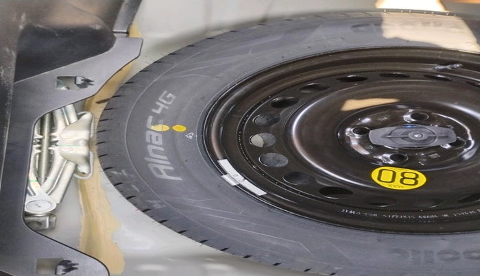 2023 Maruti Baleno ALPHA 1.2 AGS, Petrol, Automatic, 40,500 km, tyre