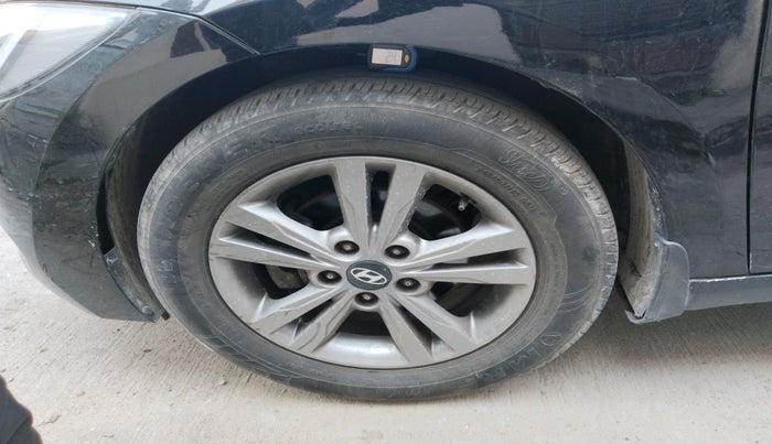 2018 Hyundai New Elantra 2.0 SX(O) AT PETROL, Petrol, Automatic, 73,410 km, tyre