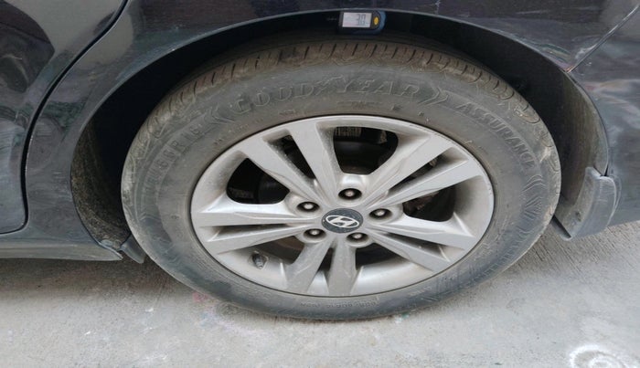 2018 Hyundai New Elantra 2.0 SX(O) AT PETROL, Petrol, Automatic, 73,410 km, tyre