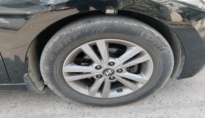 2018 Hyundai New Elantra 2.0 SX(O) AT PETROL, Petrol, Automatic, 73,410 km, tyre