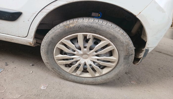 2015 Maruti Wagon R 1.0 VXI, Petrol, Manual, 61,490 km, tyre