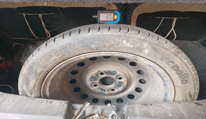 2015 Maruti Wagon R 1.0 VXI, Petrol, Manual, 61,490 km, tyre