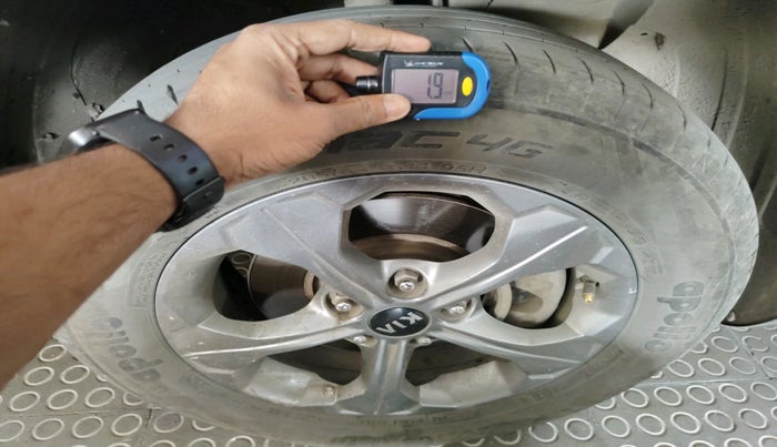 2020 KIA SELTOS HTK PLUS AT 1.5 DIESEL, Diesel, Automatic, 1,37,179 km, tyre