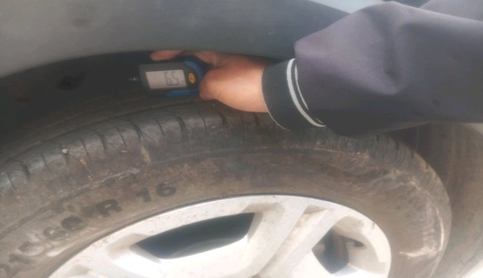 2022 KIA SONET HTK PLUS 1.2, Petrol, Manual, 11,026 km, tyre