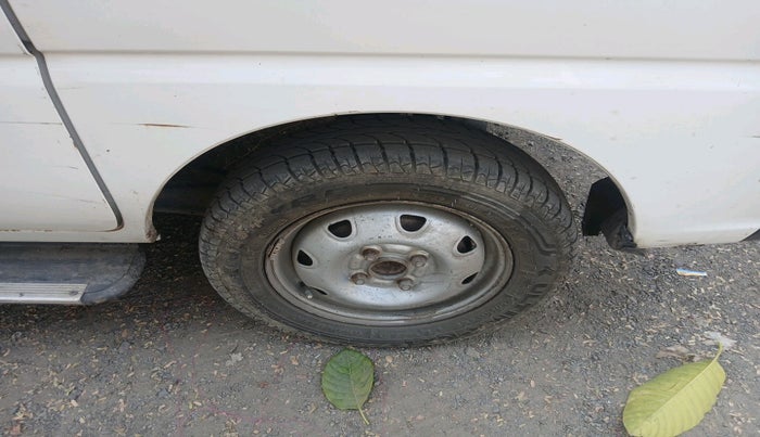 2016 Maruti Eeco 5 STR WITH A/C+HTR, Petrol, Manual, 1,75,735 km, tyre