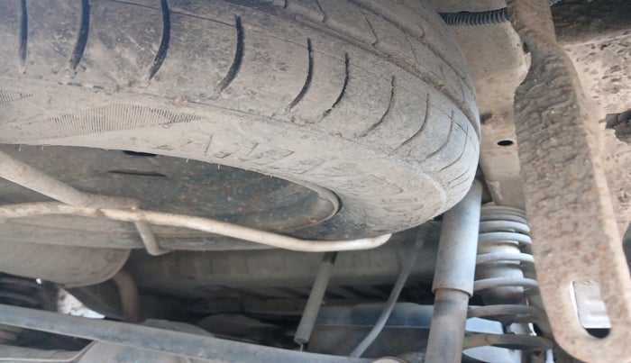 2016 Maruti Eeco 5 STR WITH A/C+HTR, Petrol, Manual, 1,75,735 km, tyre