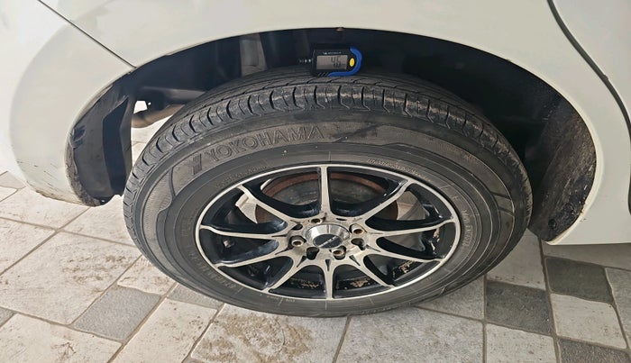 2021 Maruti Swift VXI, Petrol, Manual, 69,759 km, tyre