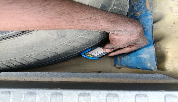 2017 Maruti Vitara Brezza ZDI, Diesel, Manual, 1,64,105 km, tyre