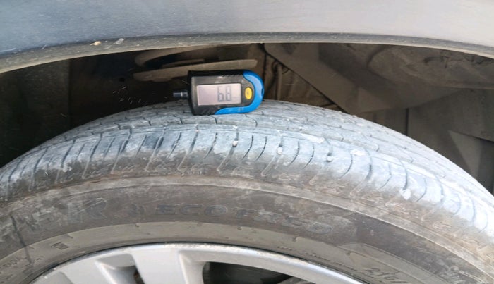 2017 Maruti Vitara Brezza ZDI, Diesel, Manual, 1,64,105 km, tyre