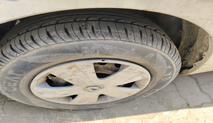 2014 Renault Scala RXE DIESEL, Diesel, Manual, 89,382 km, tyre