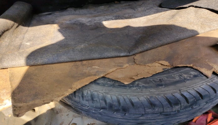 2014 Renault Scala RXE DIESEL, Diesel, Manual, 89,382 km, tyre