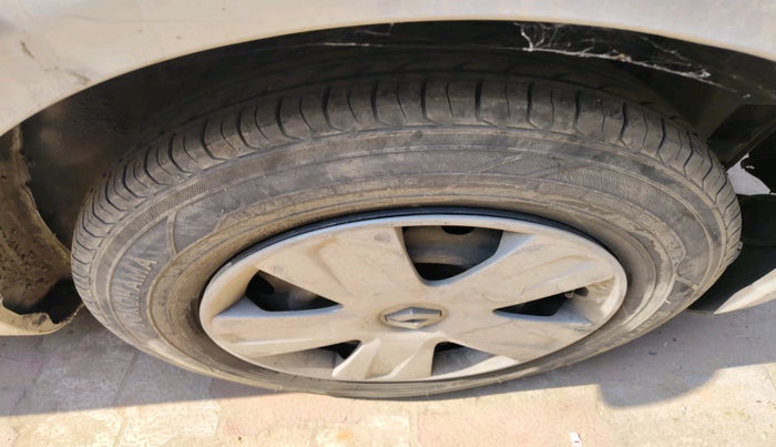 2014 Renault Scala RXE DIESEL, Diesel, Manual, 89,382 km, tyre