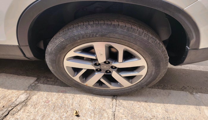 2022 Tata Safari XZ PLUS 6 S, Diesel, Manual, 20,898 km, tyre