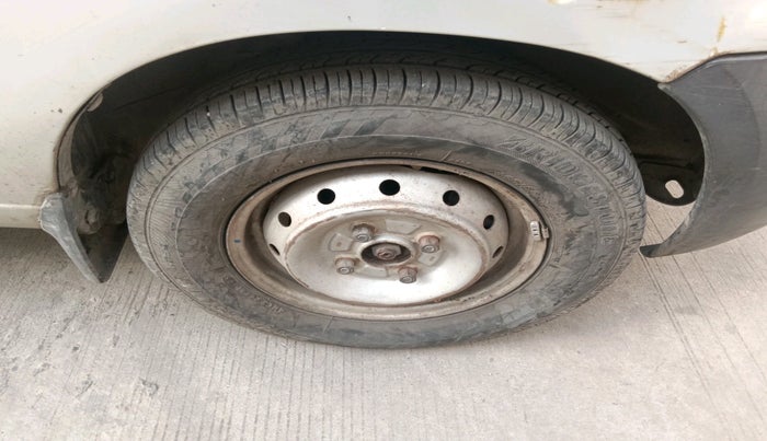 2011 Maruti Alto LXI, Petrol, Manual, 41,486 km, tyre